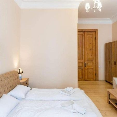 Crypto Hotel Tbilisi Bagian luar foto