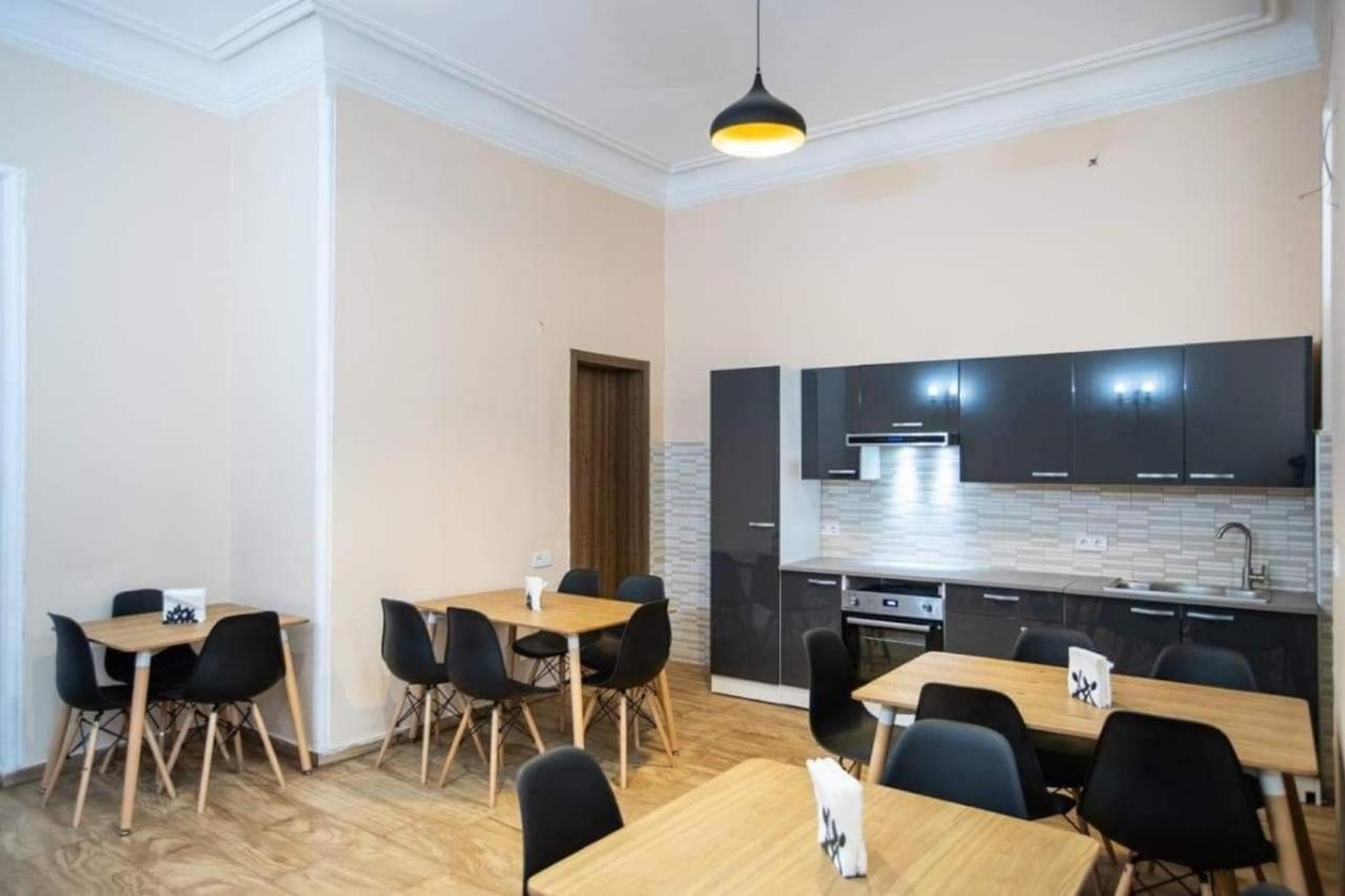 Crypto Hotel Tbilisi Bagian luar foto