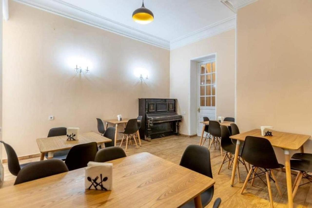 Crypto Hotel Tbilisi Bagian luar foto