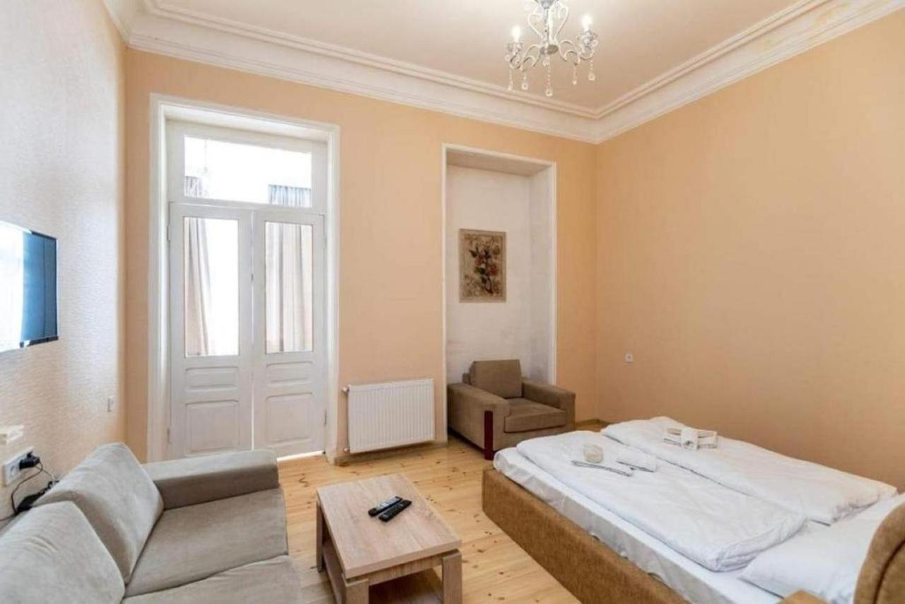 Crypto Hotel Tbilisi Bagian luar foto
