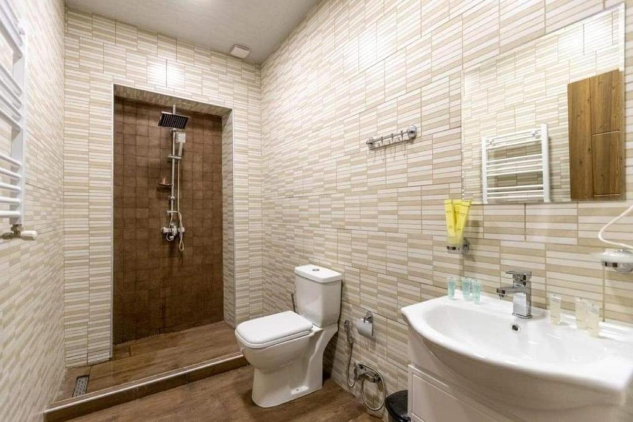 Crypto Hotel Tbilisi Bagian luar foto