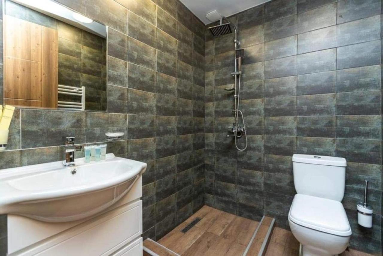 Crypto Hotel Tbilisi Bagian luar foto