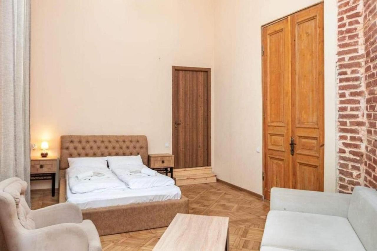 Crypto Hotel Tbilisi Bagian luar foto