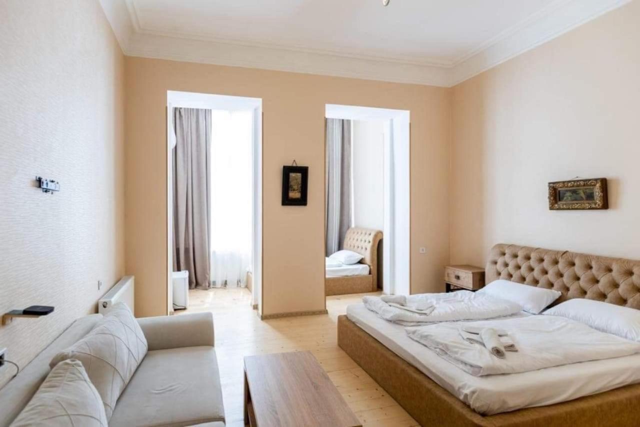 Crypto Hotel Tbilisi Bagian luar foto